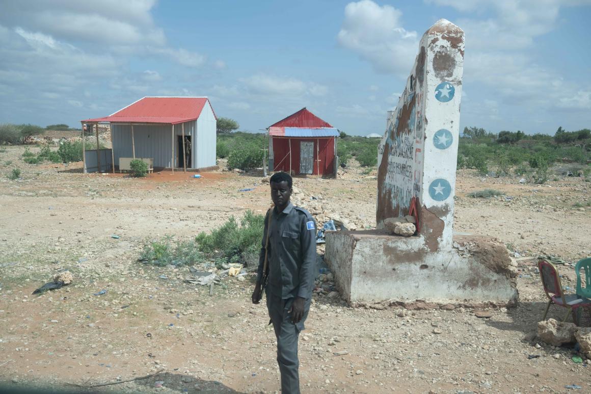 On Dhusamareb visit, top UN official highlights needs for national unity and notes local progress